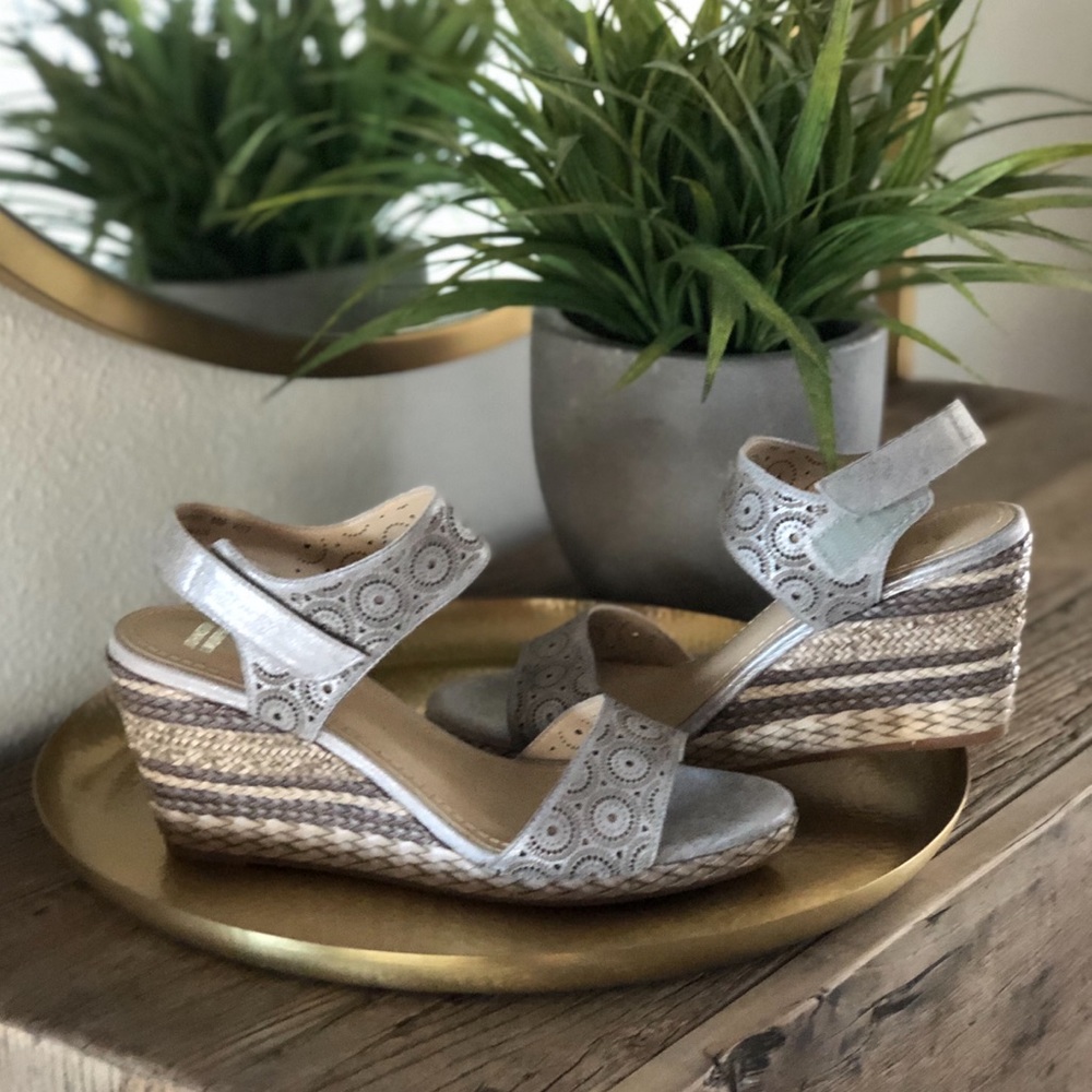 NWOT JOHNSTON & MURPHY Wedge Sandals